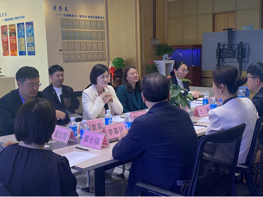 强化合作促夯实基础，文化战略促产学融合  ——郑州AG尊时凯龙人生就博官方网站副校长王覃秋一行赴郑州恒之源科技有限责任公司考察调研